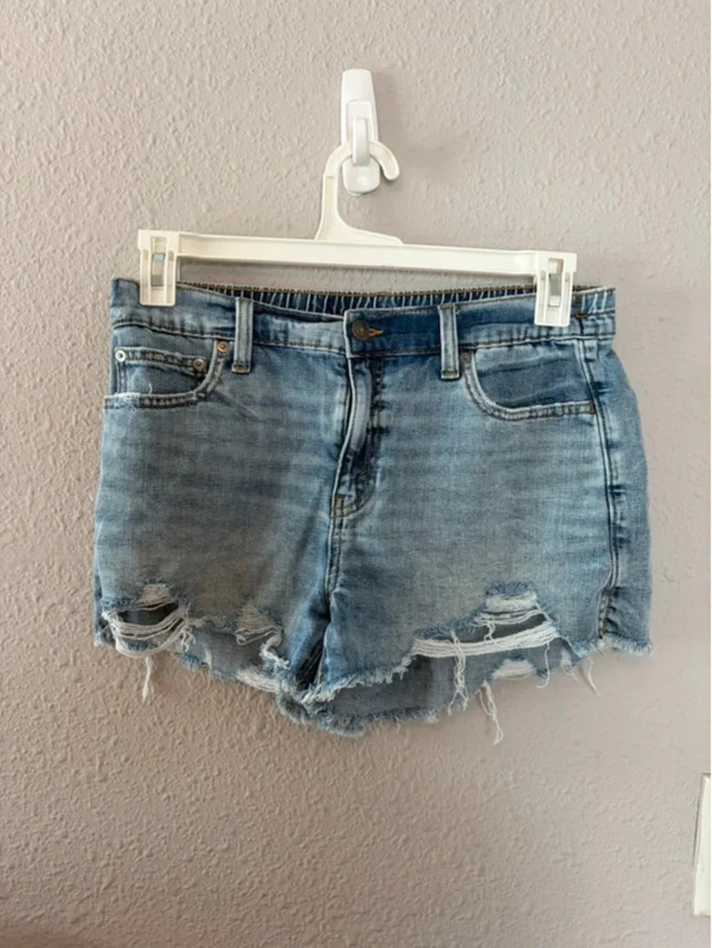 Aerie light wash denim shorts stretch waist size M